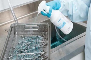 超聲波清洗機用什么清洗劑？放多少水合適？